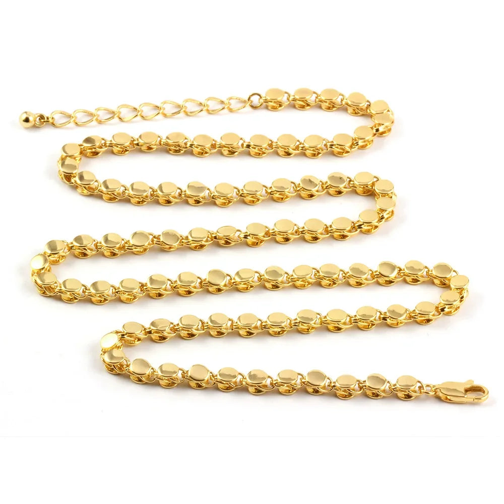 Golden Grace – Ronde Halsketting met Subtiele Kruisrand