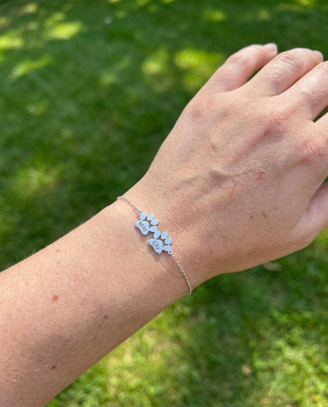 Klantfoto PawBond pootjesarmband van Sanne K.